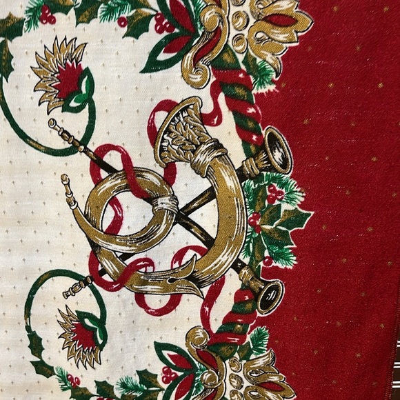 Holiday/Christmas tablecloth. - Picture 3 of 9